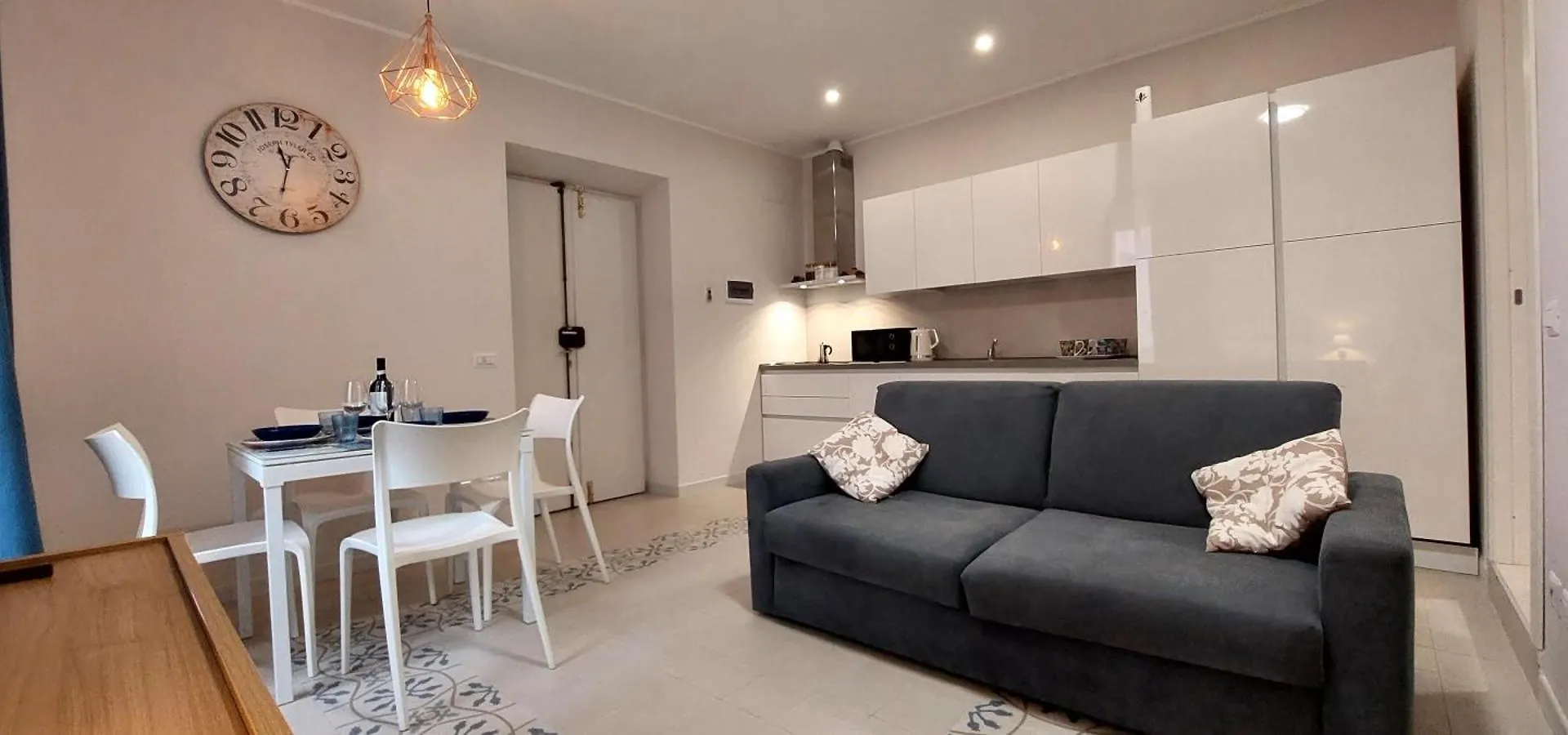 Light Blue Station Apartment Рим 0*,  Италия